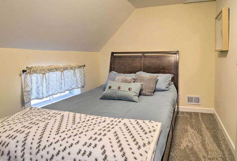 Bellaire Home W/ Yard ~ 4 Miles To Torch Lake