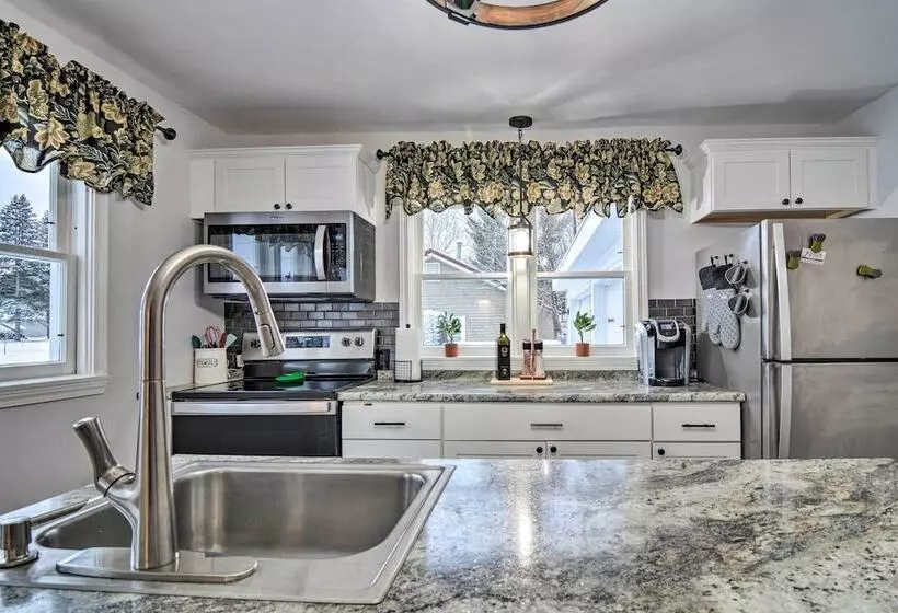 Bellaire Home W/ Yard ~ 4 Miles To Torch Lake
