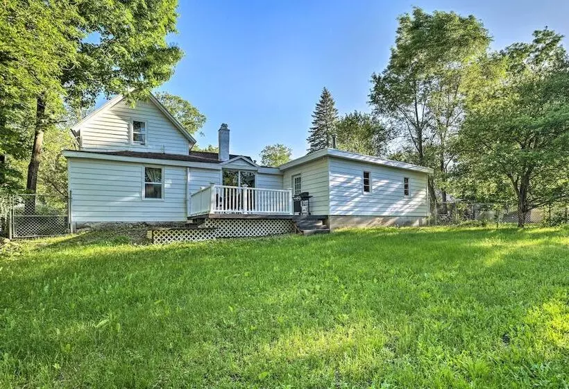 Bellaire Home W/ Yard ~ 4 Miles To Torch Lake