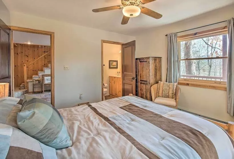 Cabin W/ Decks & Fire Pit Near Lost River!