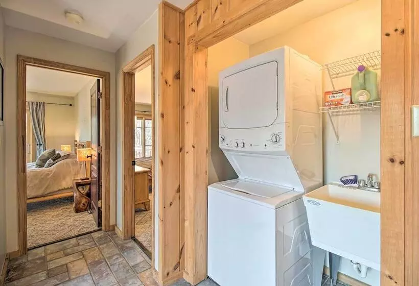 Cabin W/ Decks & Fire Pit Near Lost River!