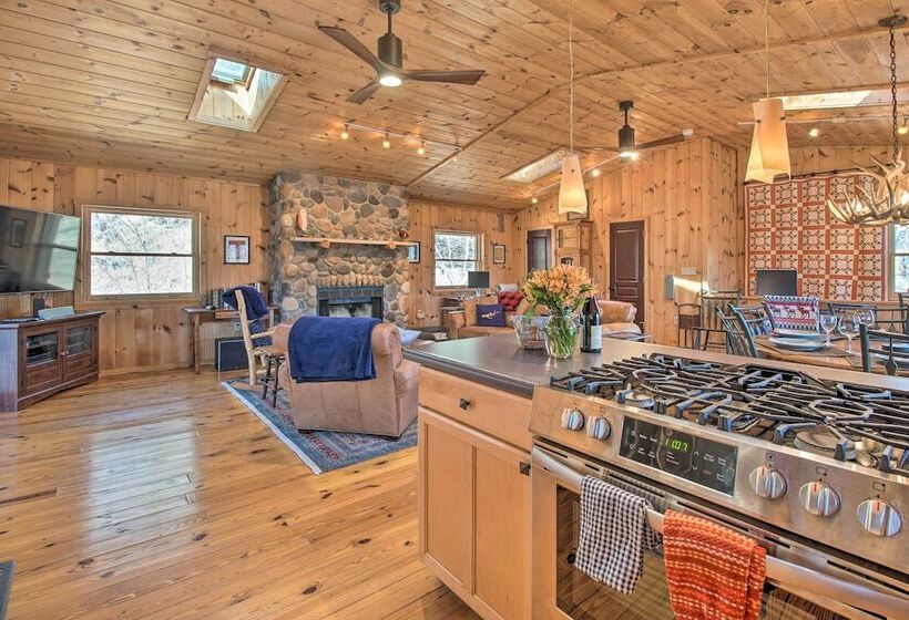Cabin W/ Decks & Fire Pit Near Lost River!