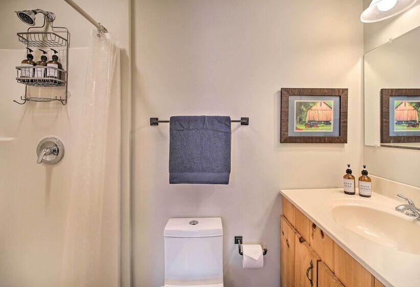 Cabin W/ Decks & Fire Pit Near Lost River!