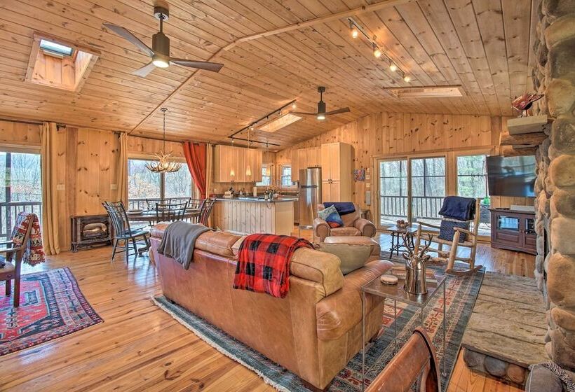 Cabin W/ Decks & Fire Pit Near Lost River!