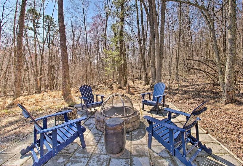 Cabin W/ Decks & Fire Pit Near Lost River!