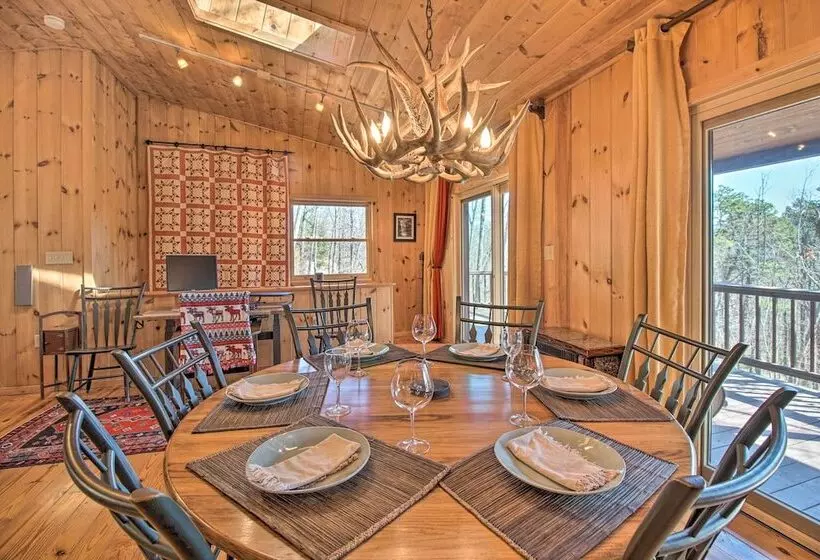 Cabin W/ Decks & Fire Pit Near Lost River!