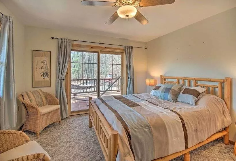 Cabin W/ Decks & Fire Pit Near Lost River!