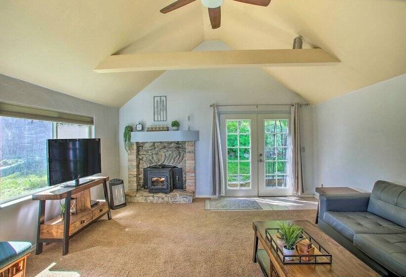 Charming Cabin On Newman Lake W/ Boat Dock!