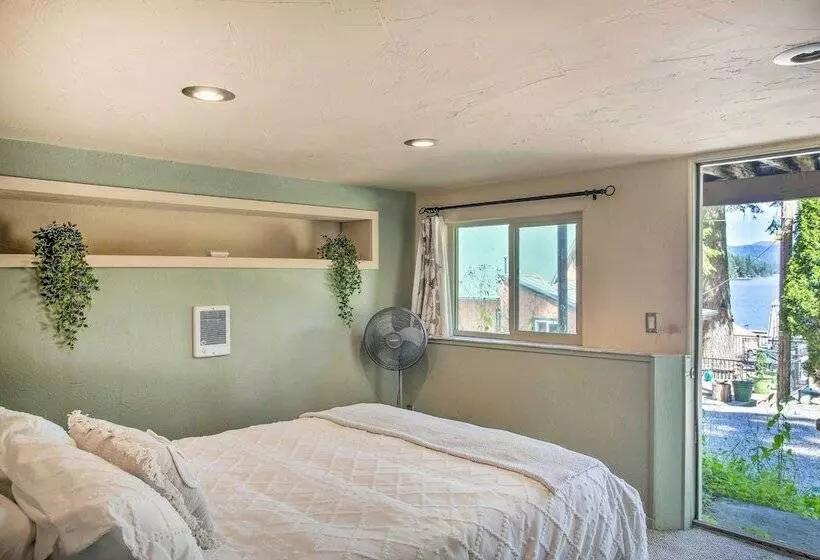 Charming Cabin On Newman Lake W/ Boat Dock!