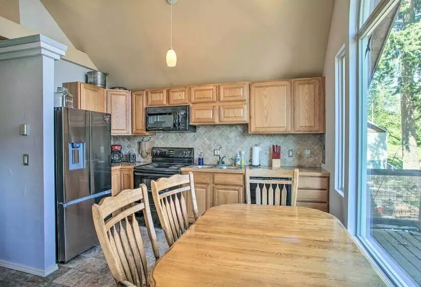 Charming Cabin On Newman Lake W/ Boat Dock!