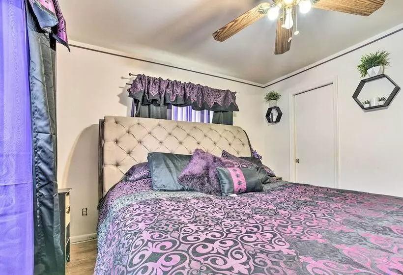 Detroit Home W/ Pool & Yard, 15 Mi To Downtown!