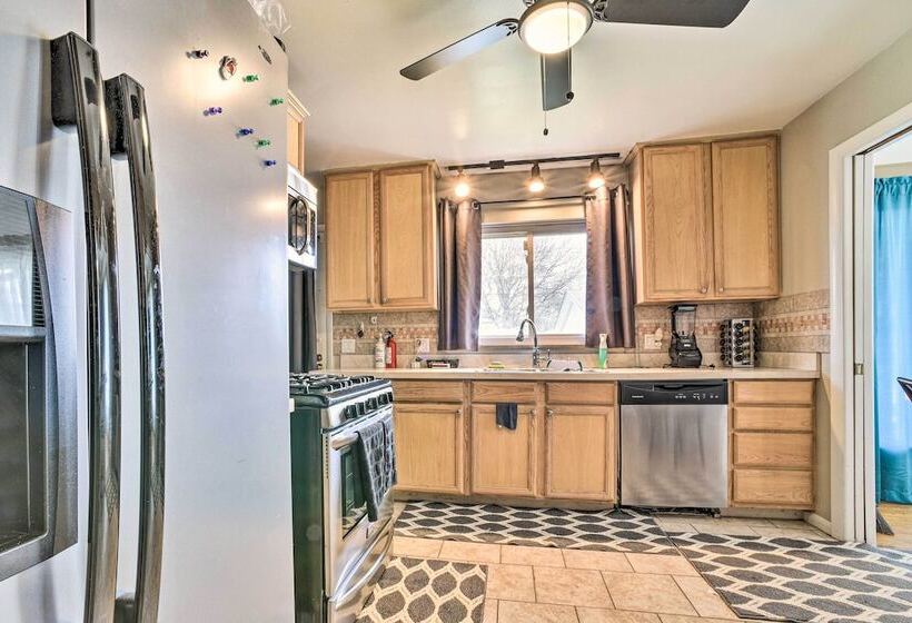 Detroit Home W/ Pool & Yard, 15 Mi To Downtown!