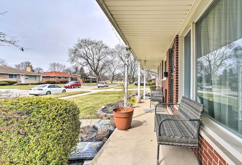Detroit Home W/ Pool & Yard, 15 Mi To Downtown!