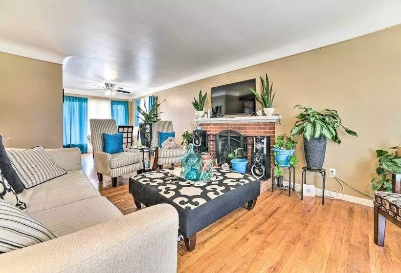 Detroit Home W/ Pool & Yard, 15 Mi To Downtown!