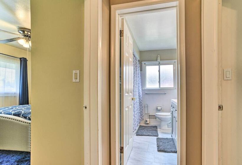 Detroit Home W/ Pool & Yard, 15 Mi To Downtown!