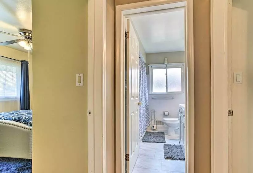 Detroit Home W/ Pool & Yard, 15 Mi To Downtown!