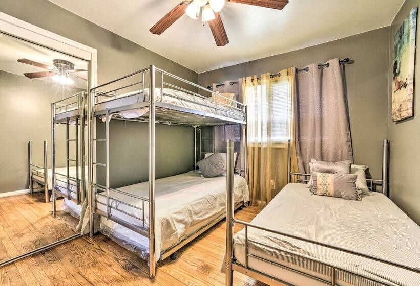 Detroit Home W/ Pool & Yard, 15 Mi To Downtown!