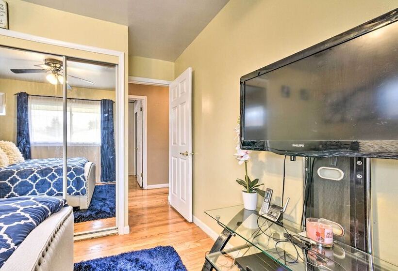 Detroit Home W/ Pool & Yard, 15 Mi To Downtown!