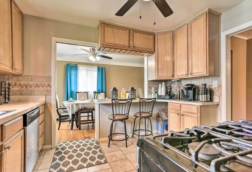 Detroit Home W/ Pool & Yard, 15 Mi To Downtown!