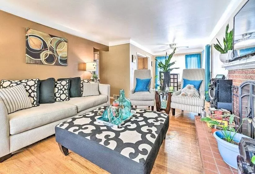 Detroit Home W/ Pool & Yard, 15 Mi To Downtown!