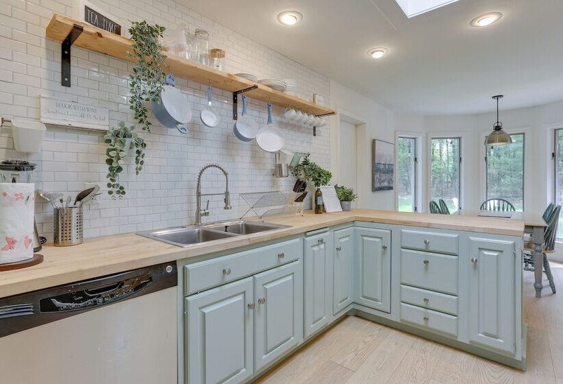 Charming Swan Lake Apartment W/ Deck!