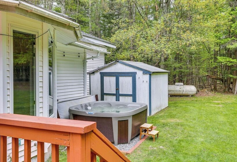 Charming Swan Lake Apartment W/ Deck!