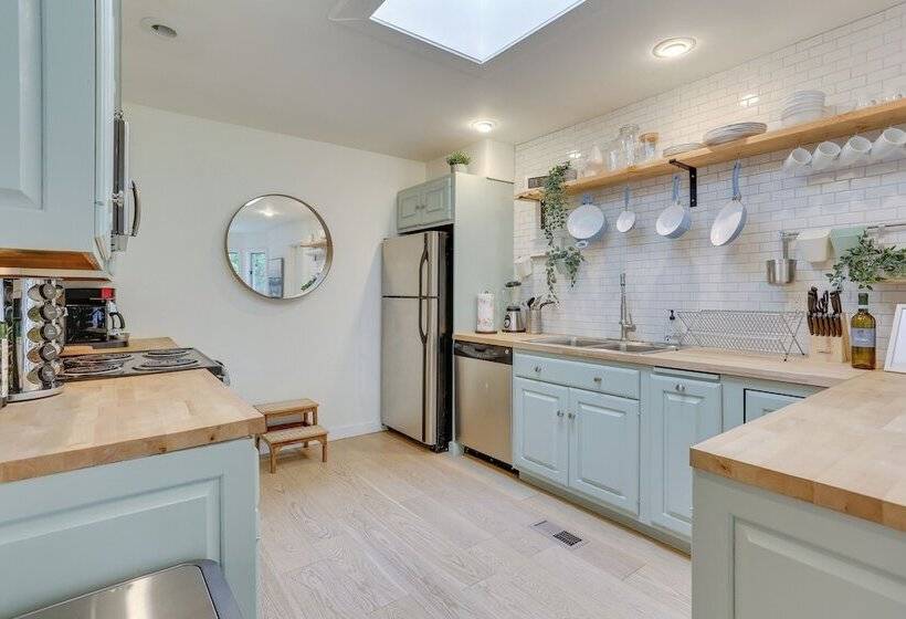 Charming Swan Lake Apartment W/ Deck!