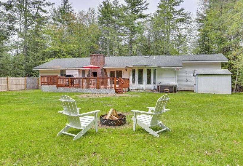 Charming Swan Lake Apartment W/ Deck!