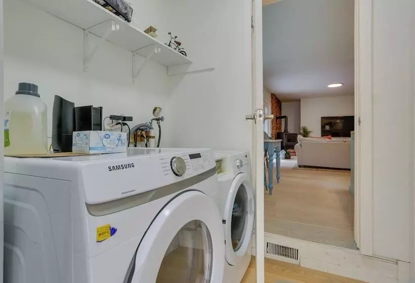 Charming Swan Lake Apartment W/ Deck!