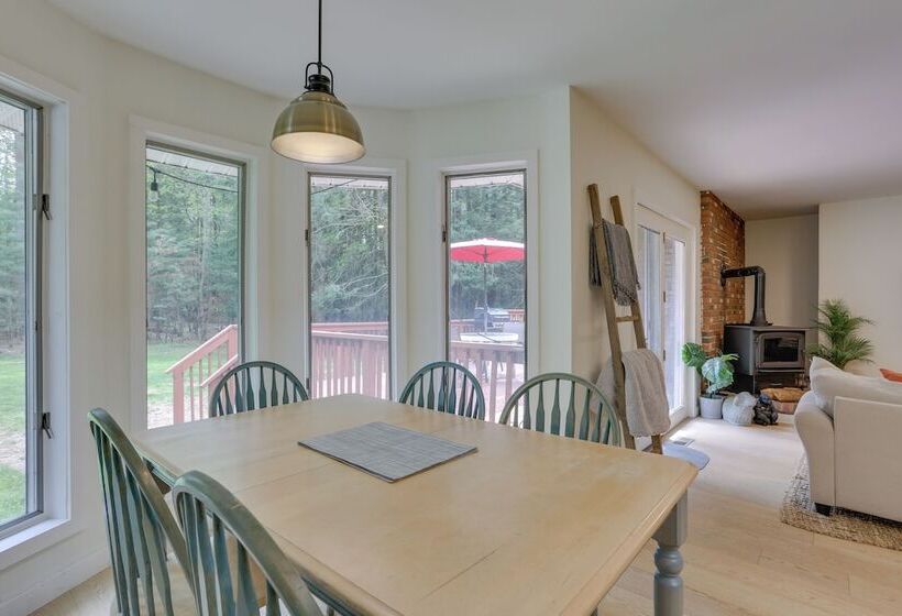 Charming Swan Lake Apartment W/ Deck!