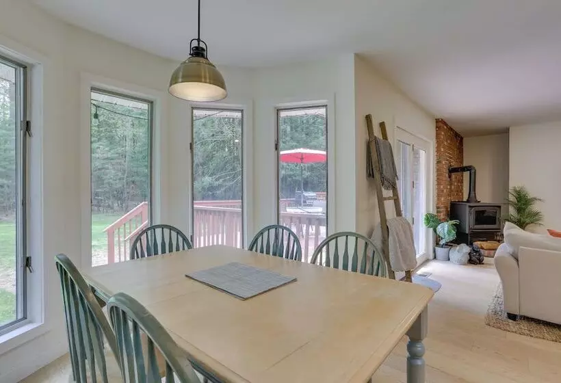 Charming Swan Lake Apartment W/ Deck!