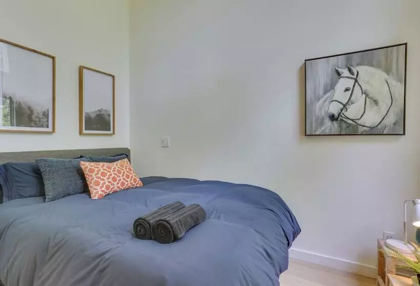 Charming Swan Lake Apartment W/ Deck!