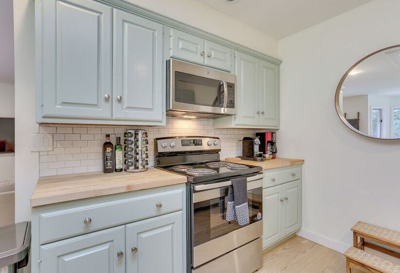 Charming Swan Lake Apartment W/ Deck!