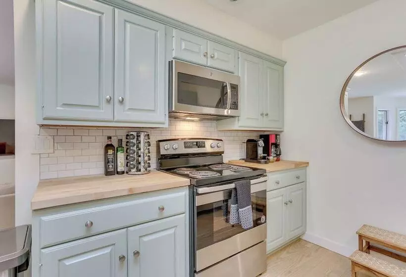 Charming Swan Lake Apartment W/ Deck!