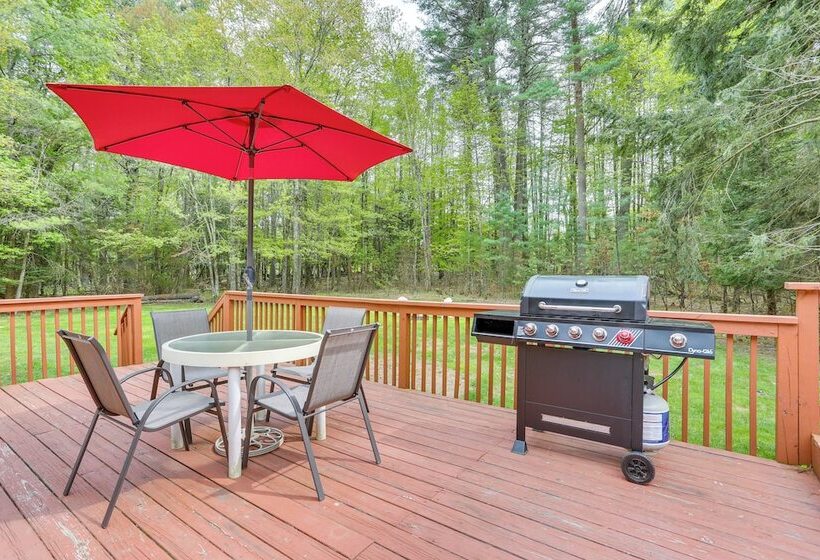 Charming Swan Lake Apartment W/ Deck!