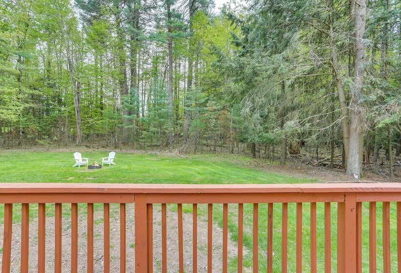 Charming Swan Lake Apartment W/ Deck!