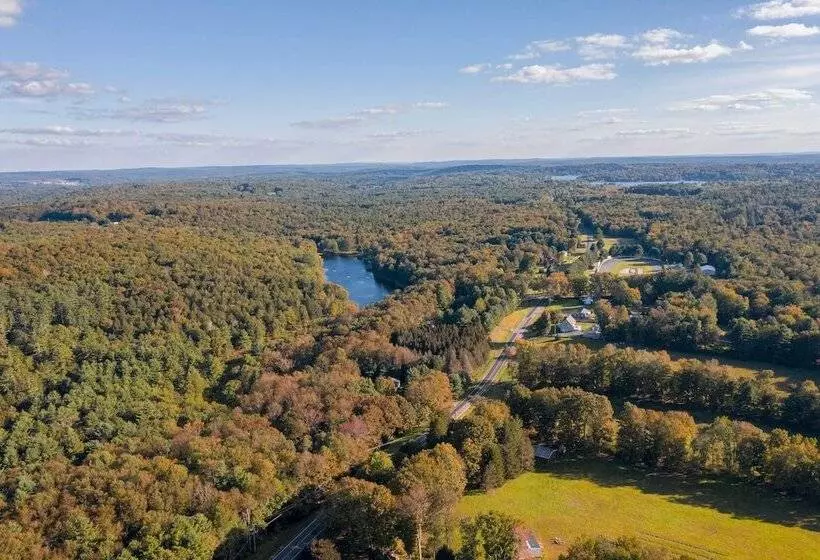 Charming Swan Lake Apartment W/ Deck!