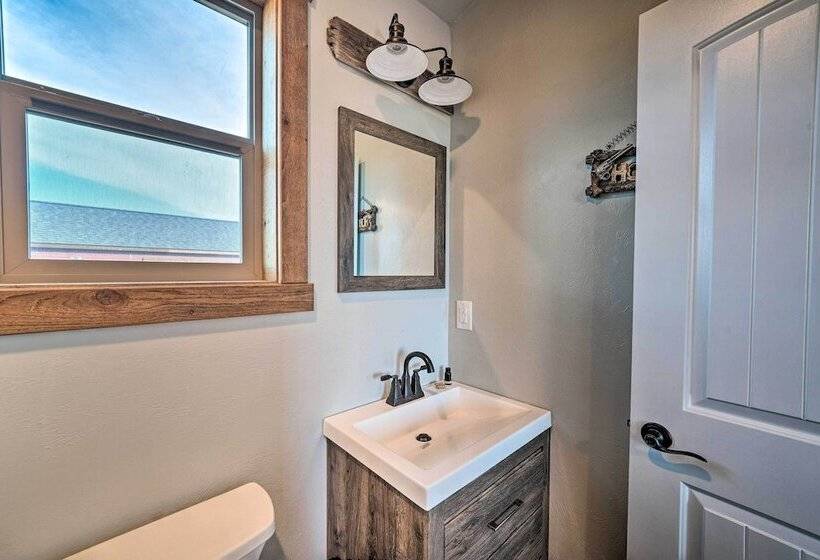 Couples Retreat 1 Hour Drive From Yellowstone Np!