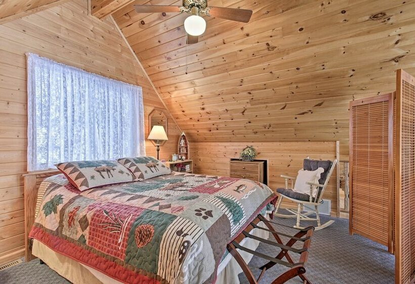 Cozy Cabin On 10 Acres, Walk To Chippewa River!