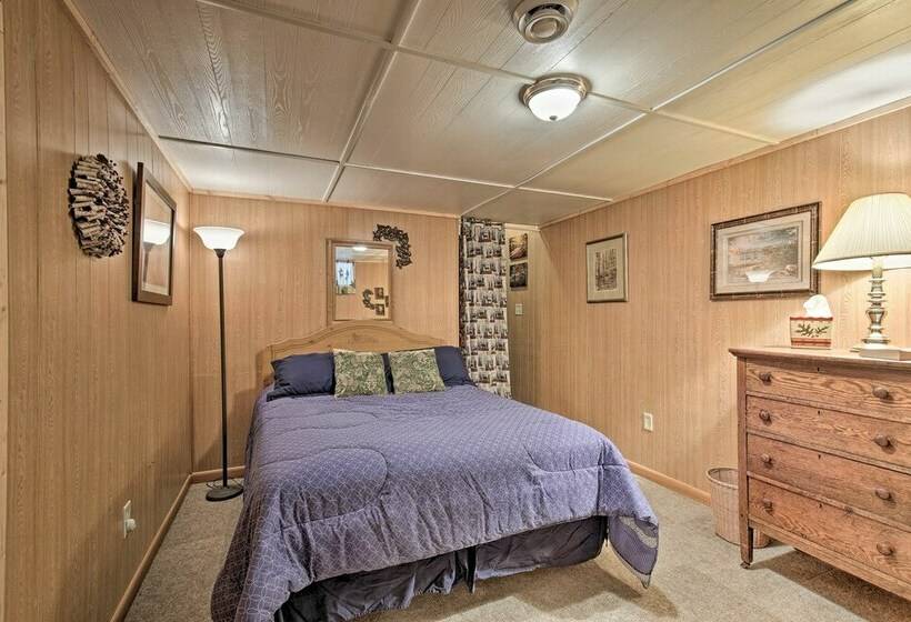 Cozy Cabin On 10 Acres, Walk To Chippewa River!