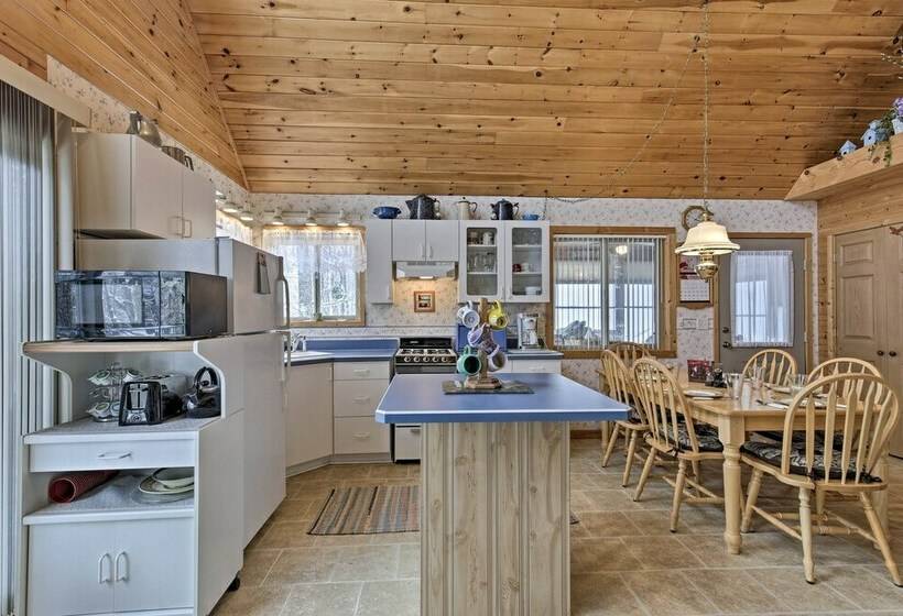 Cozy Cabin On 10 Acres, Walk To Chippewa River!