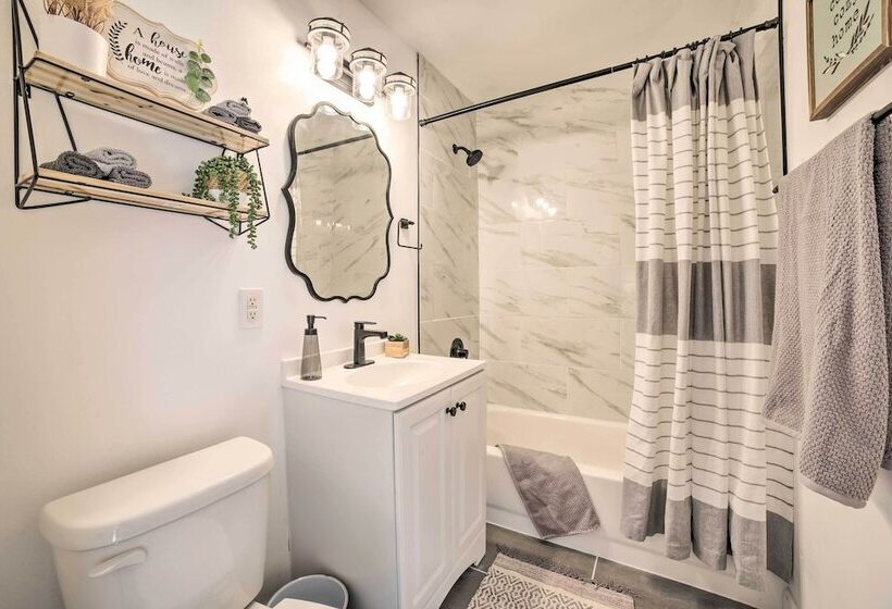 Cozy Hobart Retreat < 9 Mi To Lake Michigan!