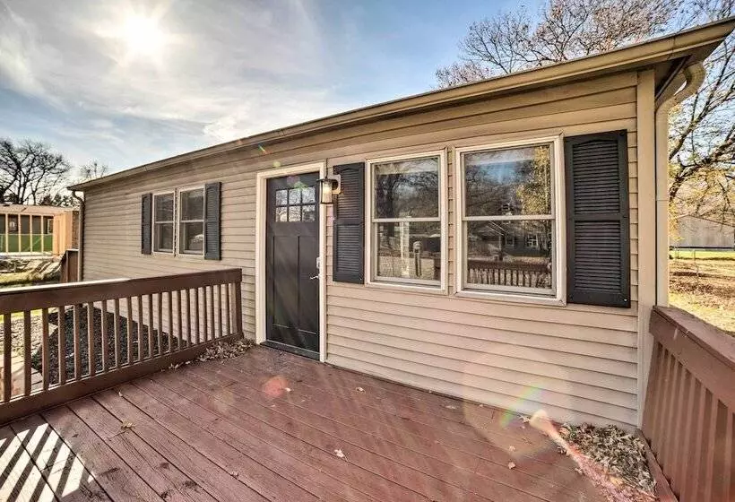 Cozy Hobart Retreat < 9 Mi To Lake Michigan!