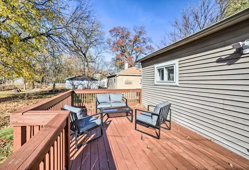 Cozy Hobart Retreat < 9 Mi To Lake Michigan!