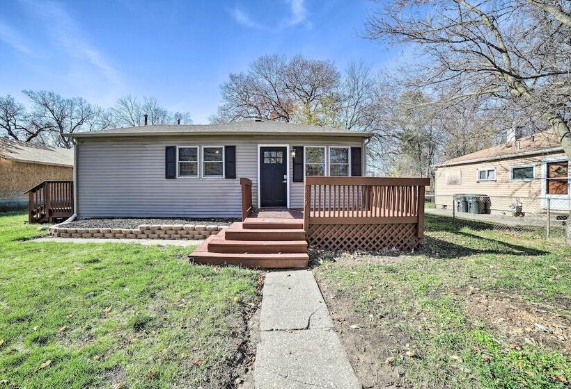 Cozy Hobart Retreat < 9 Mi To Lake Michigan!