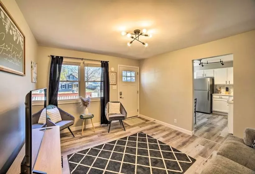 Cozy Hobart Retreat < 9 Mi To Lake Michigan!