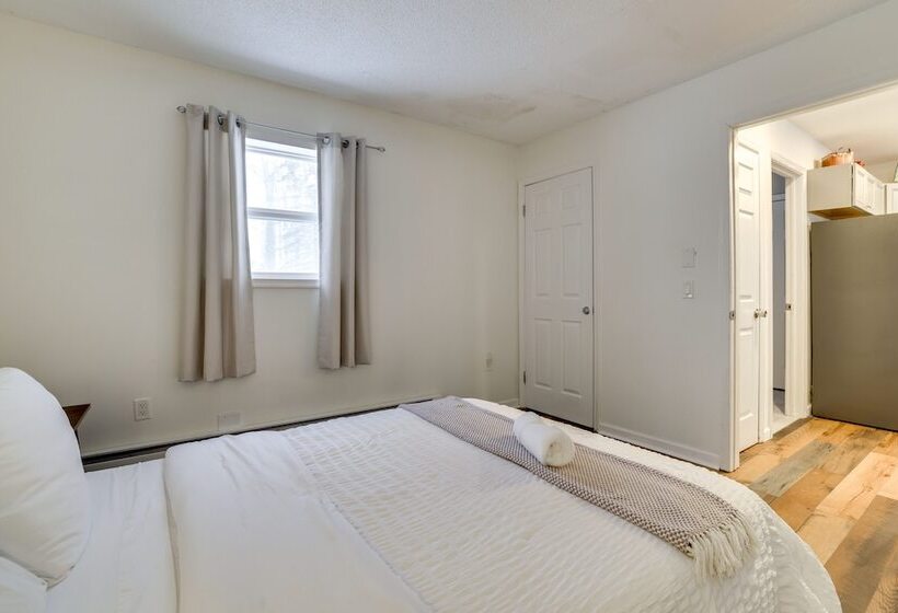 Hot Tub, Fire Pit & Game Room: Tobyhanna Home!