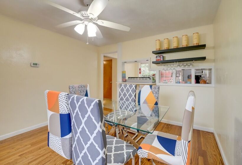 Cute Home W/ Patio ~ 7 Mi To Dtwn Pittsburgh