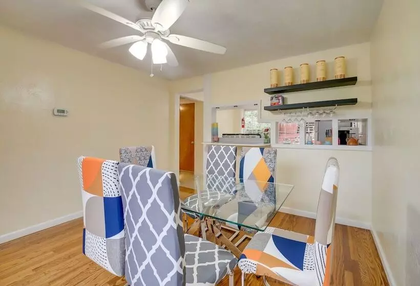 Cute Home W/ Patio ~ 7 Mi To Dtwn Pittsburgh
