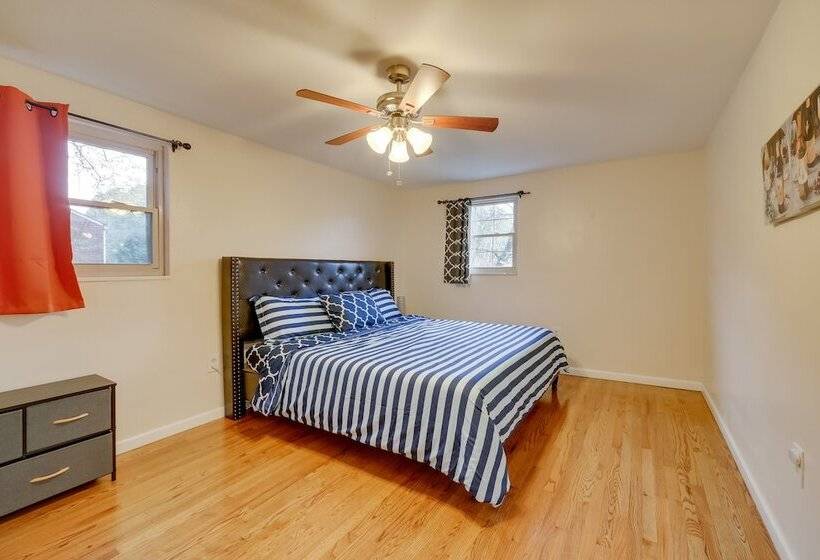 Cute Home W/ Patio ~ 7 Mi To Dtwn Pittsburgh